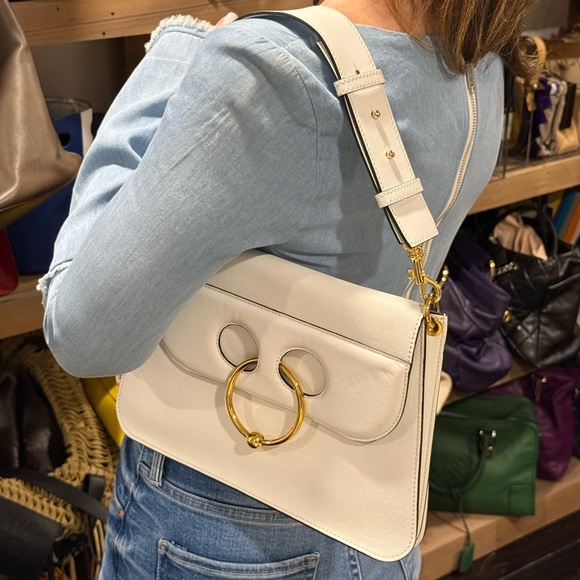 JW ANDERSON white shoulder bag with gold tone hardware - Picture 3 of 9